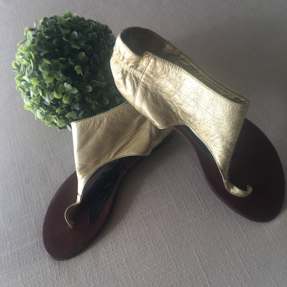 Gold thing high cut sandals